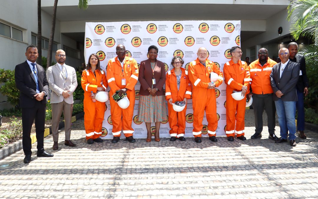 EMBAIXADORA DA REPÚBLICA FRANCESA VISITA BASE DA SONILS